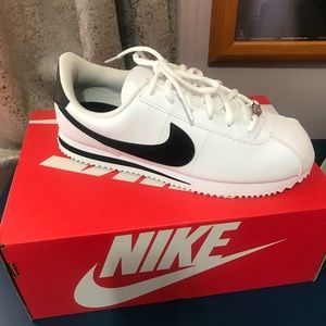 Nike cortez Big Kids 7